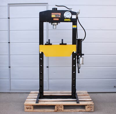 4820 Verkstedpresse Toolfarm 30 tonn.jpg